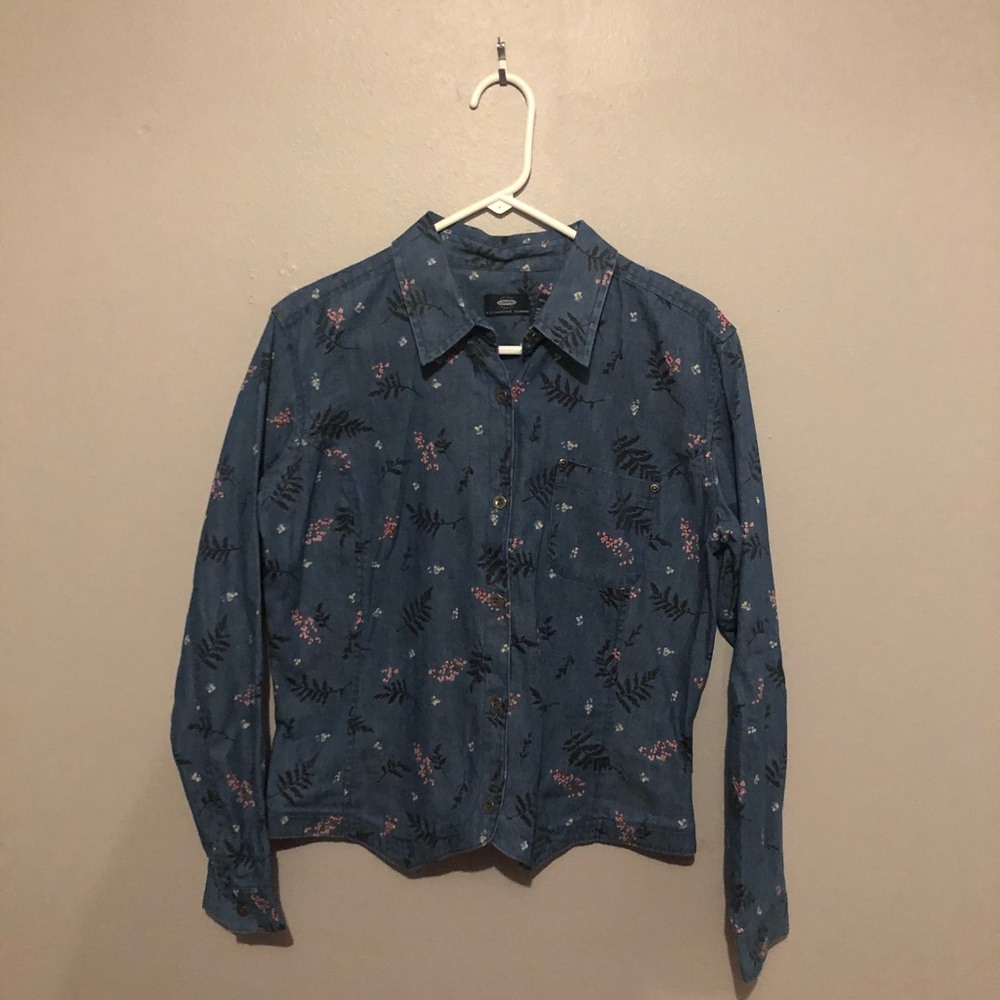 A Liz Claiborne, Crazy Horse Button Down. Sz. LG